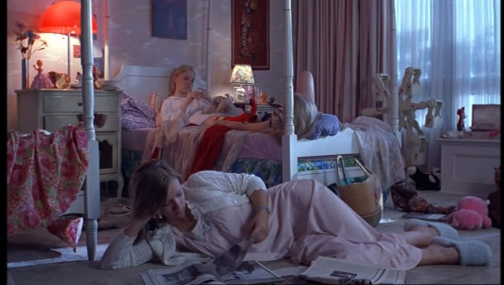 the most chic and stylish fictional bedrooms from tv and