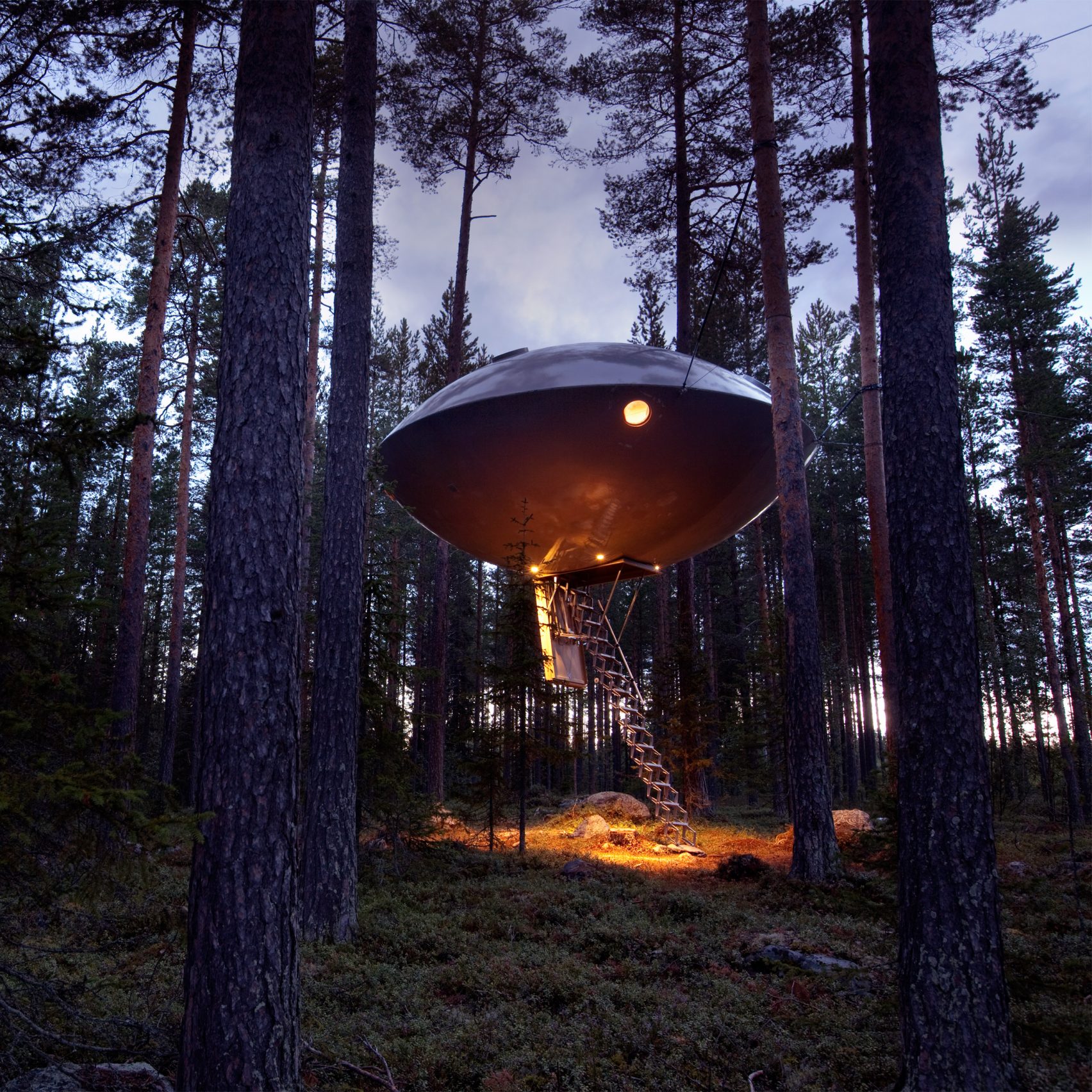 treehouse hotel ufo